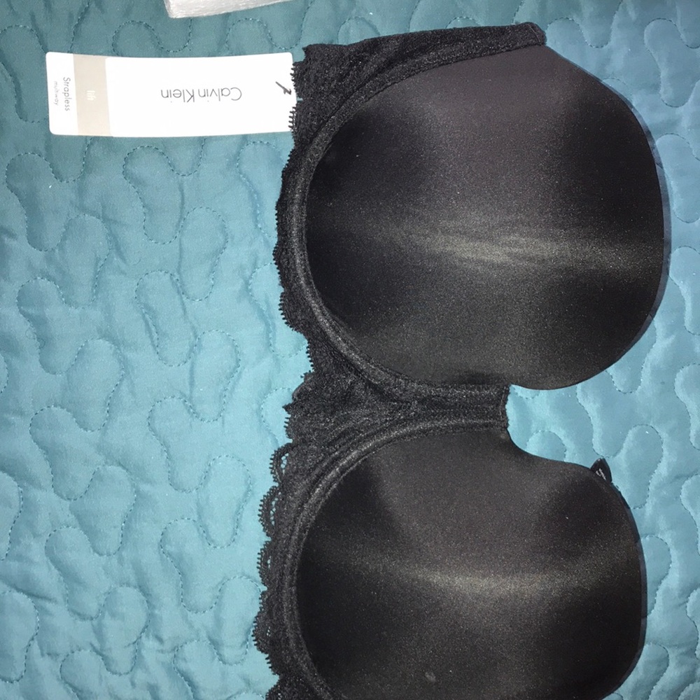 Strapless bra